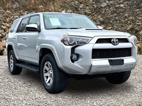 Used 2015 Toyota 4Runner Trail AWD/4WD image 9