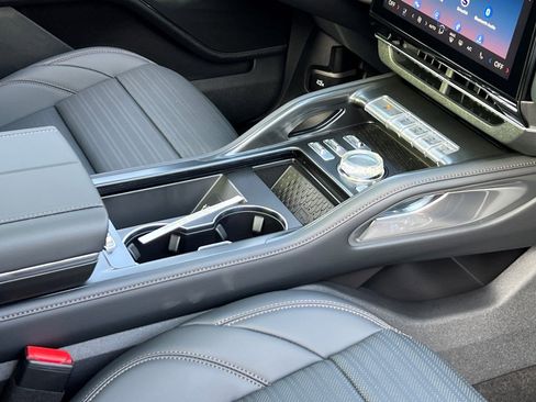 New 2026 Lincoln Nautilus Reserve w/ Jet Appearance Package image 10