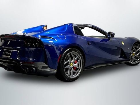 Used 2022 Ferrari 812 GTS RWD image 7