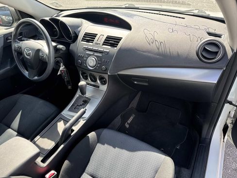 Used 2010 MAZDA MAZDA3 i Touring image 12