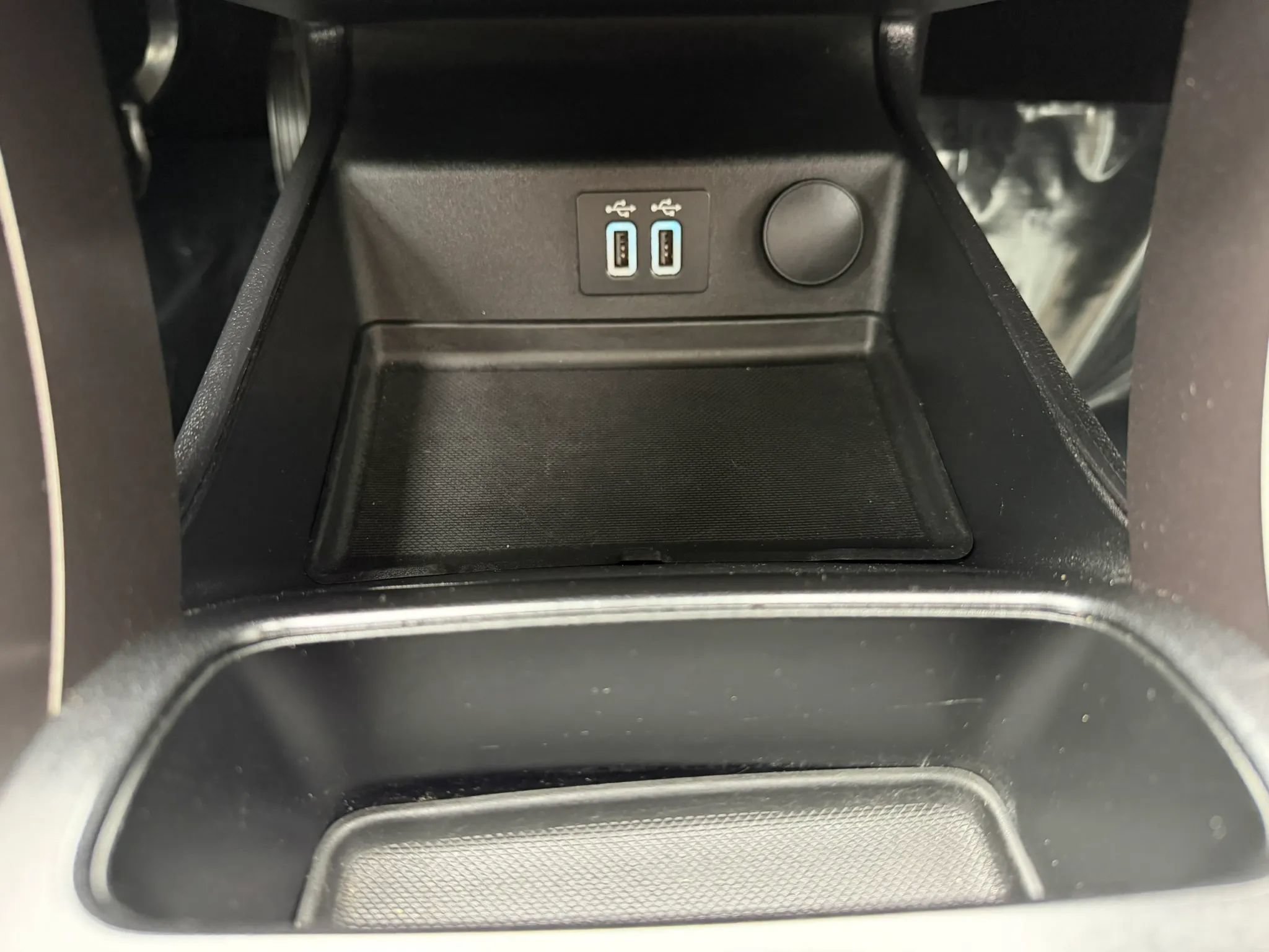 Used 2020 Ford Fusion SEL FWD image 20
