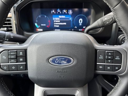 New 2026 Ford F250 Lariat w/ Black Appearance Package AWD/4WD image 22
