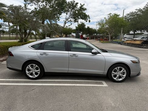 Used 2025 Honda Accord LX image 9