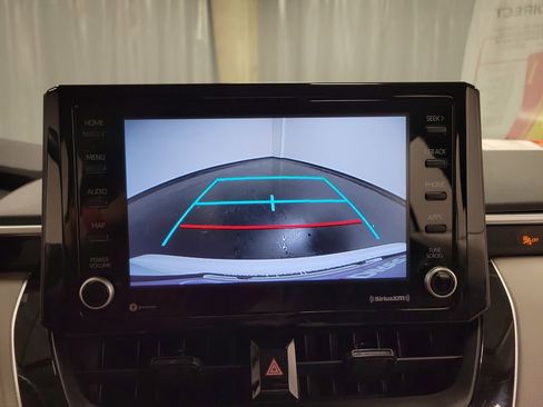 Used 2022 Toyota Corolla LE FWD image 19