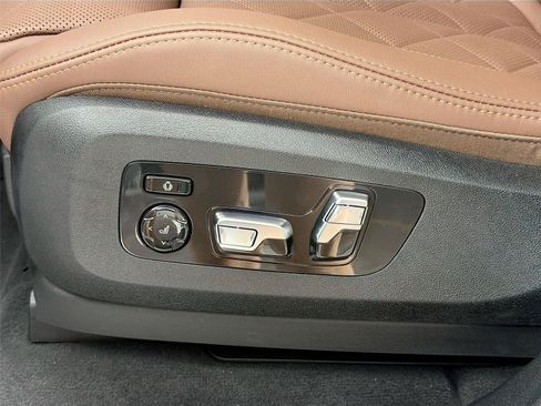 New 2026 BMW X5 xDrive40i w/ Climate Comfort Package AWD/4WD image 18