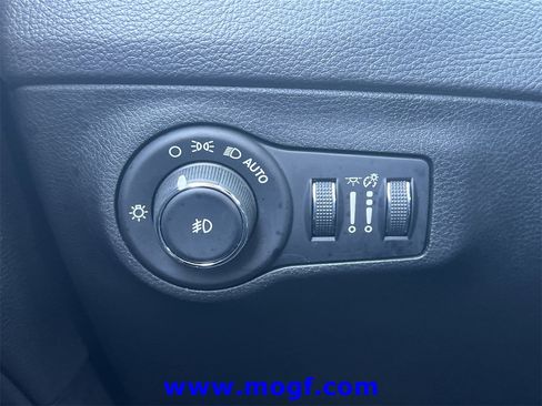 Used 2018 Jeep Compass Latitude image 17