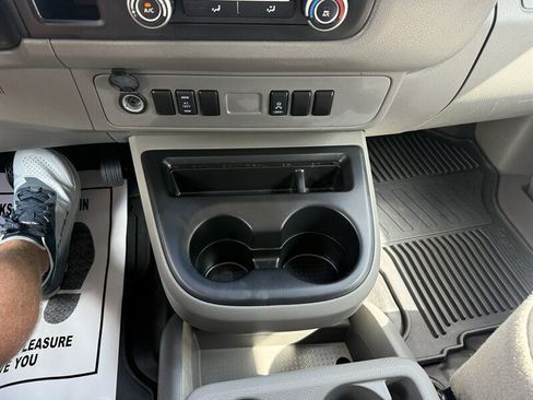 Used 2013 Nissan NV 2500 SV RWD image 4