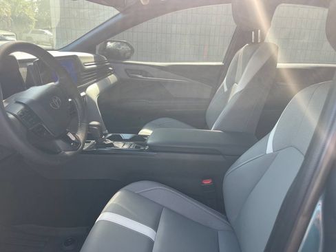 Used 2025 Toyota Camry SE FWD image 7