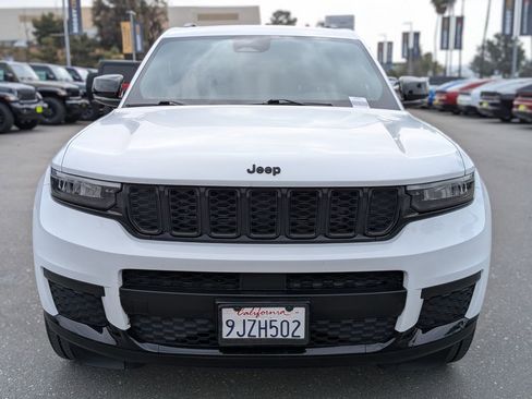 Used 2023 Jeep Grand Cherokee L Laredo RWD image 10