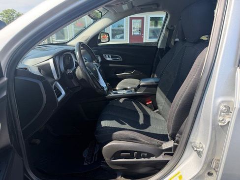 Used 2017 Chevrolet Equinox LT w/ Convenience Package FWD image 3