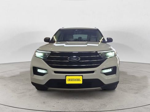 Used 2023 Ford Explorer XLT w/ Equipment Group 202A AWD/4WD image 2