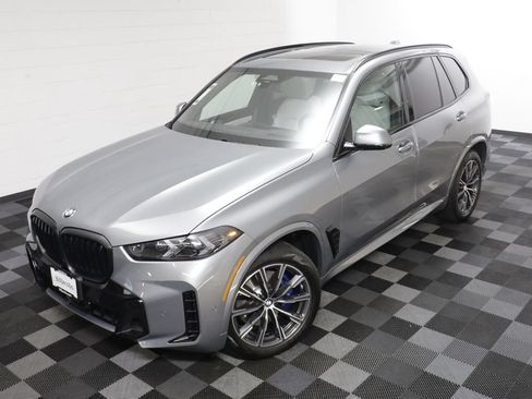 Used 2026 BMW X5 xDrive40i w/ M Sport Package AWD/4WD image 2