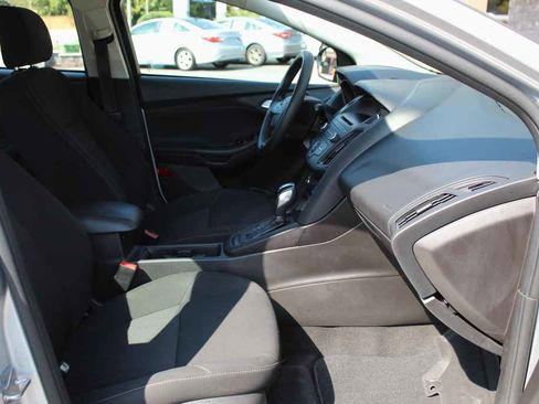 Used 2016 Ford Focus SE image 27