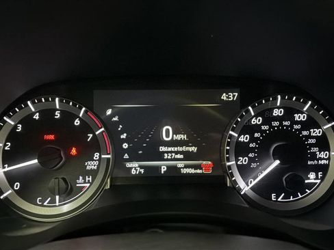 Used 2025 Toyota Highlander XLE AWD/4WD image 21