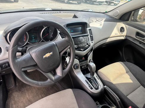 Used 2012 Chevrolet Cruze LS image 8