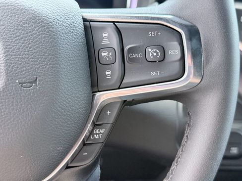 Used 2026 RAM 2500 Laramie AWD/4WD image 15