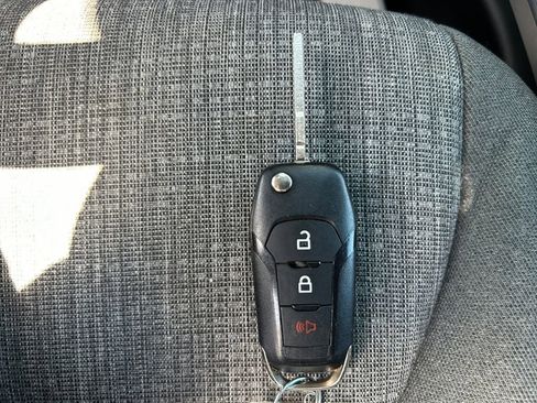 Used 2021 Ford F150 XLT AWD/4WD image 32