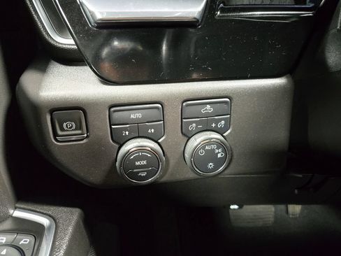 Used 2023 Chevrolet Silverado 1500 LT AWD/4WD image 13