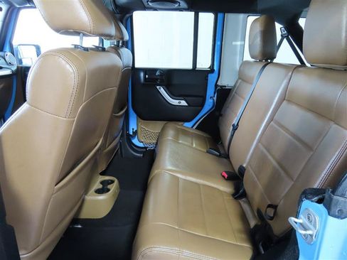 Used 2012 Jeep Wrangler Unlimited Sahara w/ Connectivity Group AWD/4WD image 52