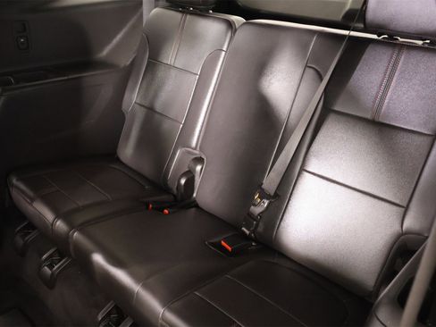 Used 2022 Chevrolet Traverse RS w/ LPO, Floor Liner Package image 13