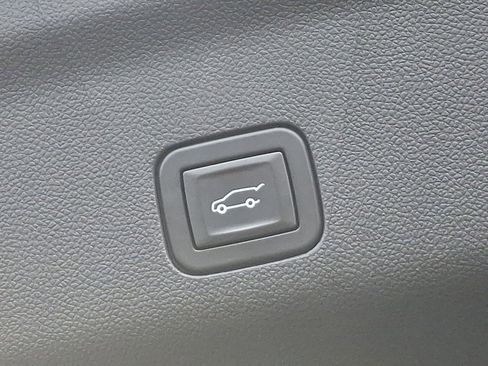 Certified 2024 Chevrolet Suburban RST w/ Luxury Package image 33