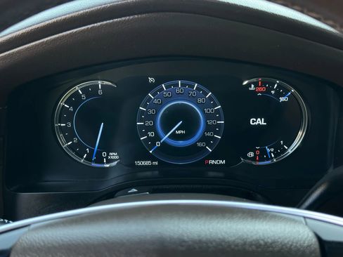 Used 2016 Cadillac Escalade ESV Luxury image 34