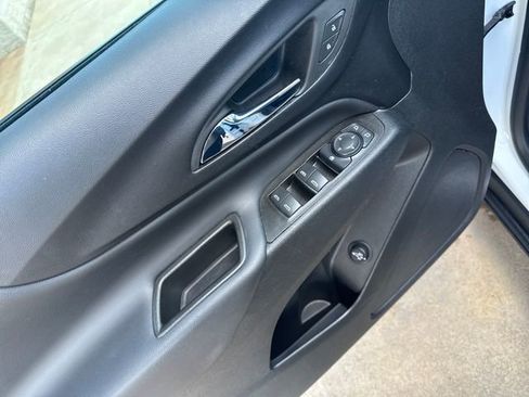 Used 2022 Chevrolet Equinox LT image 13