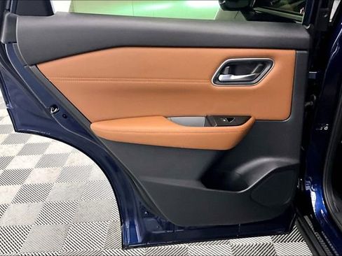 New 2025 Nissan Rogue Platinum image 32