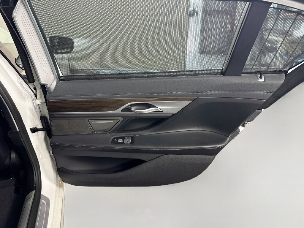 Used 2020 BMW 740i RWD image 27