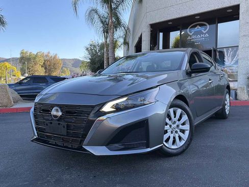 Used 2024 Nissan Altima 2.5 S FWD image 2