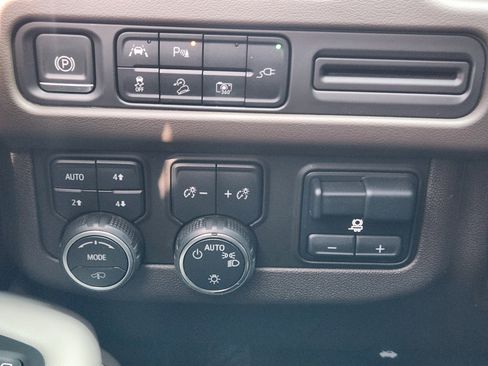 Used 2022 Chevrolet Tahoe Z71 w/ Z71 Off-Road Package image 20