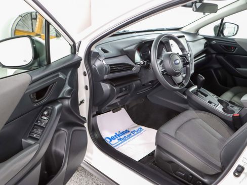 Used 2024 Subaru Crosstrek 2.0i Premium image 3