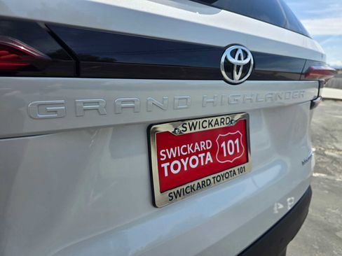New 2026 Toyota Grand Highlander Limited AWD/4WD image 16