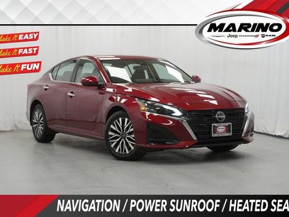 Used 2023 Nissan Altima 2.5 SV w/ SV Premium Package