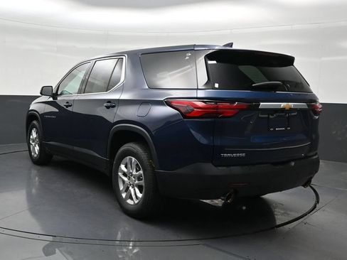 Used 2022 Chevrolet Traverse LS FWD image 3