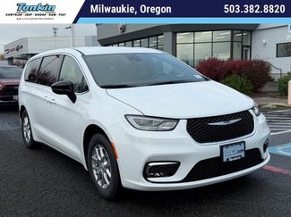 New 2026 Chrysler Pacifica Select video 1