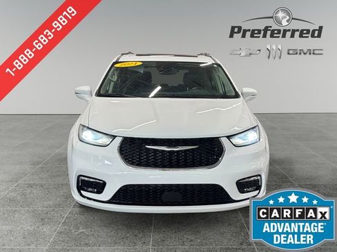 Used 2021 Chrysler Pacifica Touring-L w/ Uconnect Theater Family Group FWD image 12