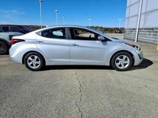 Used 2015 Hyundai Elantra SE video 2