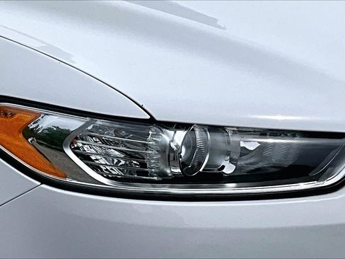 Used 2016 Ford Fusion SE w/ Equipment Group 202A FWD image 29