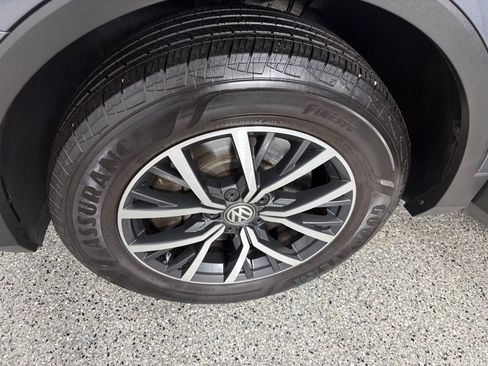 Used 2019 Volkswagen Tiguan SE w/ Panoramic Sunroof Package AWD/4WD image 30