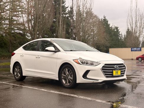Used 2017 Hyundai Elantra SE image 7