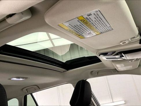Used 2024 Subaru Outback Premium AWD/4WD image 13