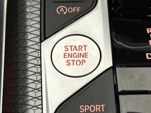 Used 2025 BMW 430i Coupe w/ M Sport Package image 22