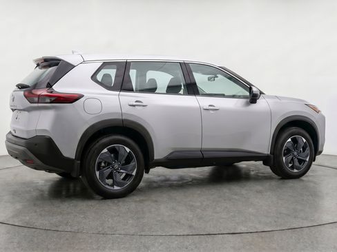 Used 2025 Nissan Rogue SV AWD/4WD image 9