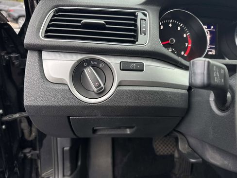 Used 2017 Volkswagen Passat 1.8T S image 30