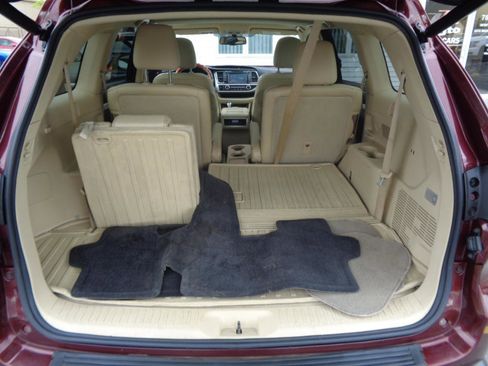 Used 2016 Toyota Highlander XLE AWD/4WD image 37