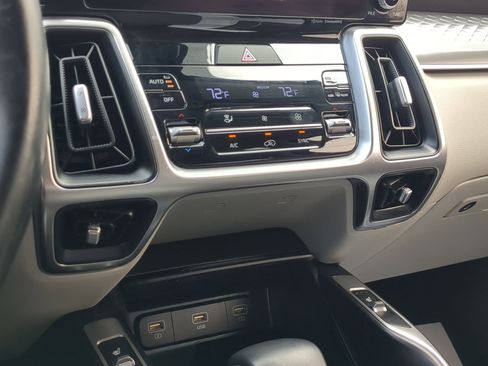 Used 2022 Kia Sorento S w/ Panoramic Sunroof Package image 26