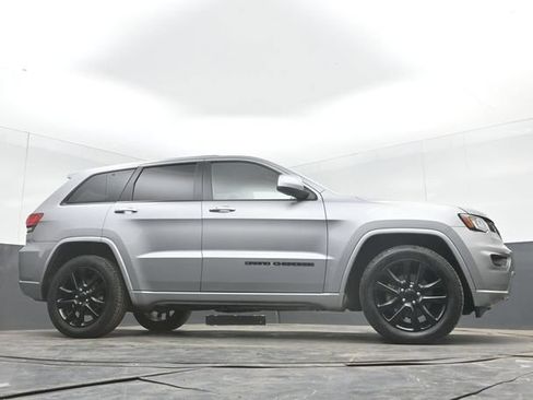 Used 2019 Jeep Grand Cherokee Altitude AWD/4WD image 47