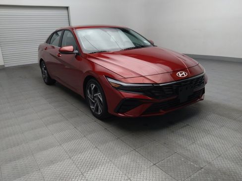 Used 2025 Hyundai Elantra SEL image 13