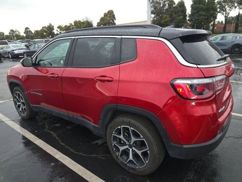 Used 2025 Jeep Compass Limited image 5